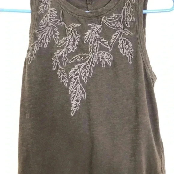 Lucky Brand Embroidered  Leaf Ruched Back Tank SM - Picture 3 of 16